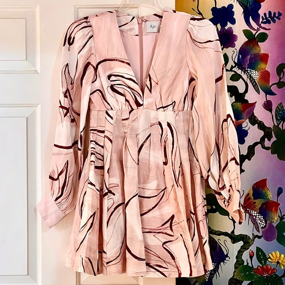 🌺🎉HP🎉🌺 NWT Aje Amelia Plunge Mini Dress Whimsical Dove - Picture 9 of 16